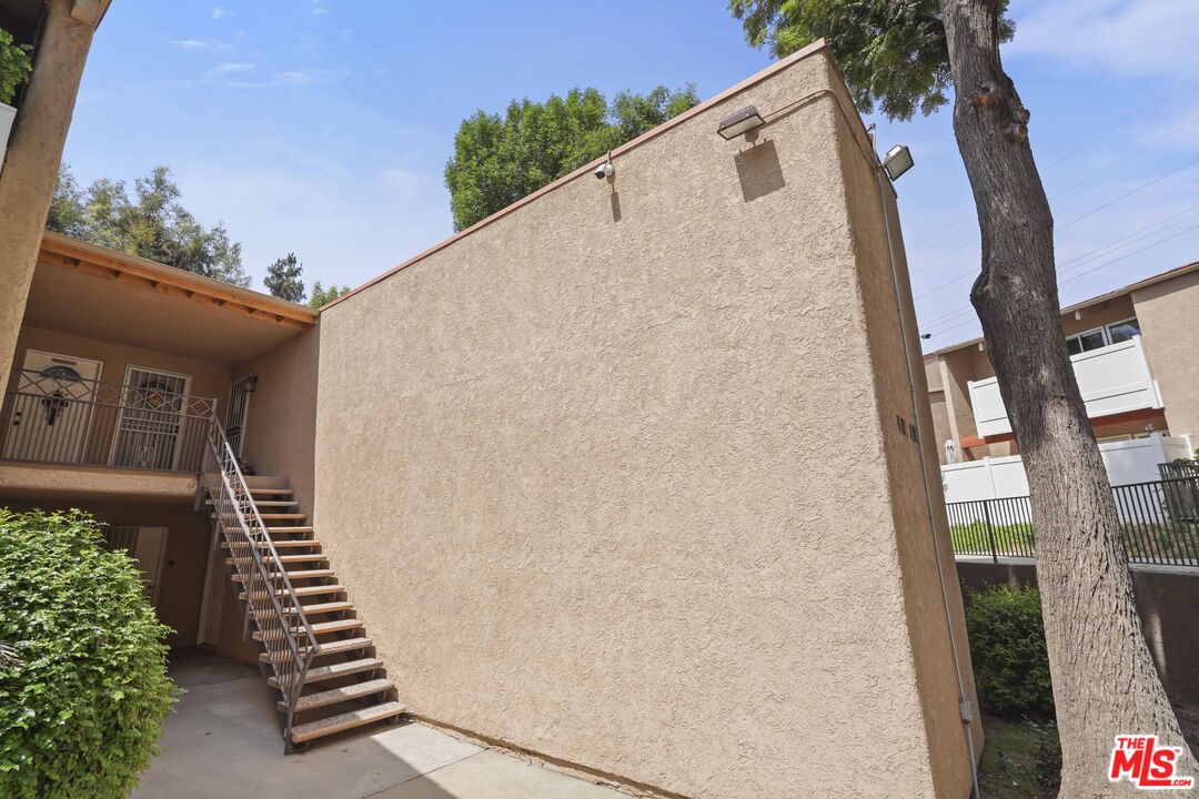 10331 Lindley Ave Unit: 218