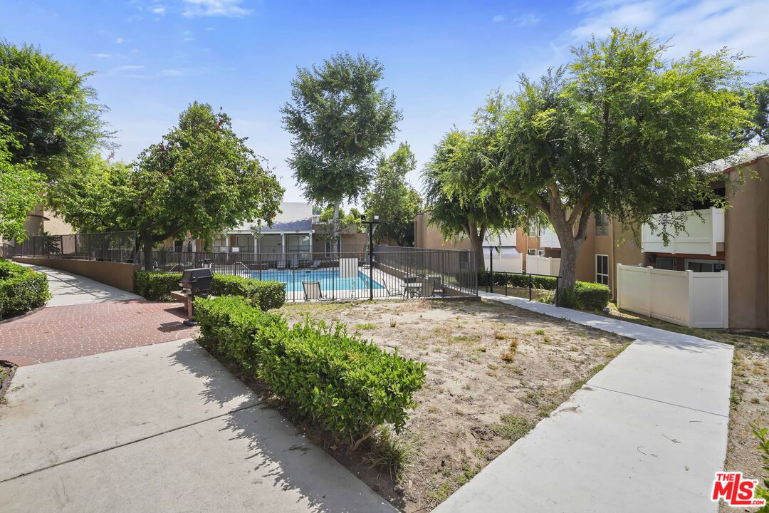 10331 Lindley Ave Unit: 218