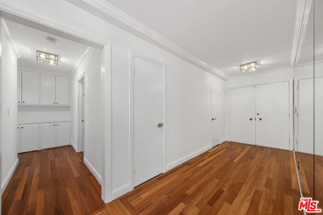 404 San Vicente Blvd Unit: 201