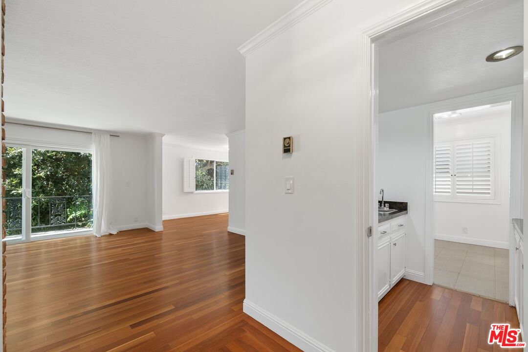 404 San Vicente Blvd Unit: 201