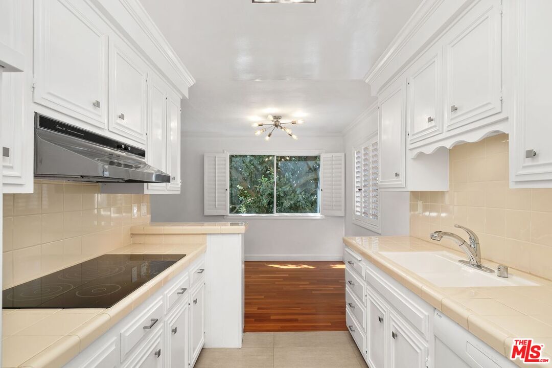 404 San Vicente Blvd Unit: 201