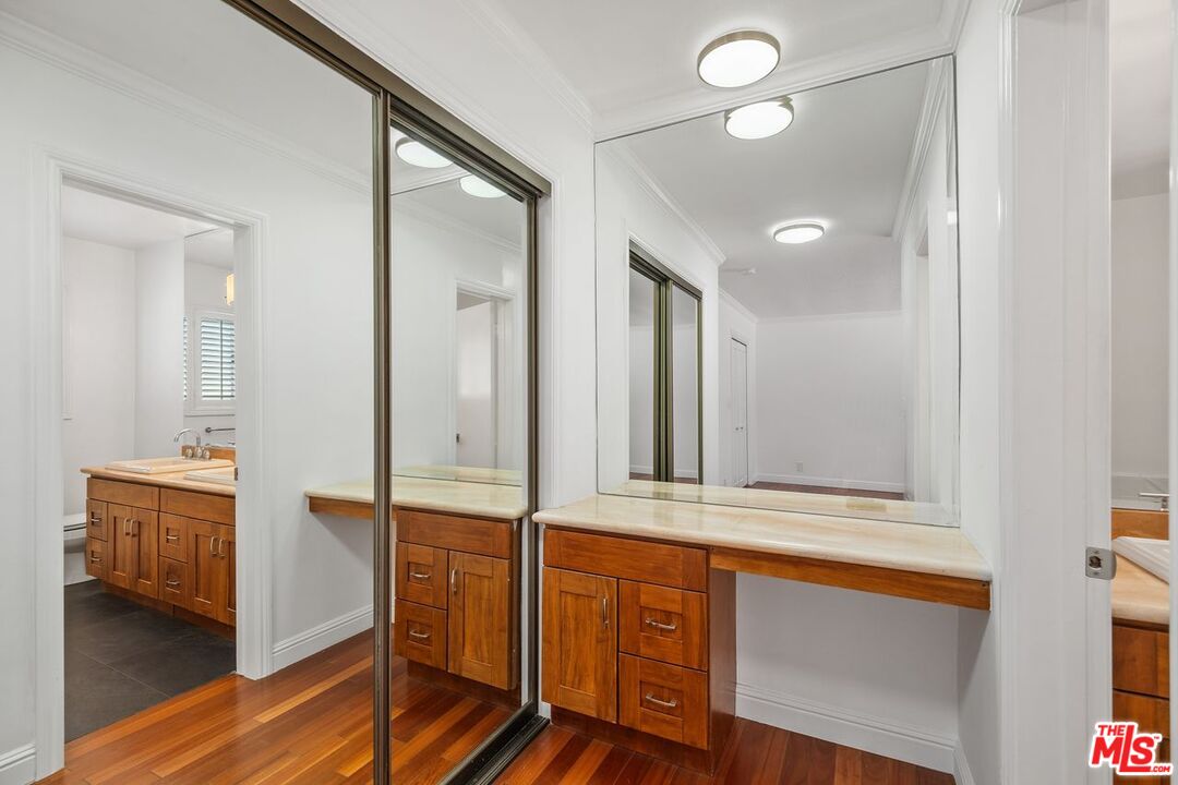 404 San Vicente Blvd Unit: 201