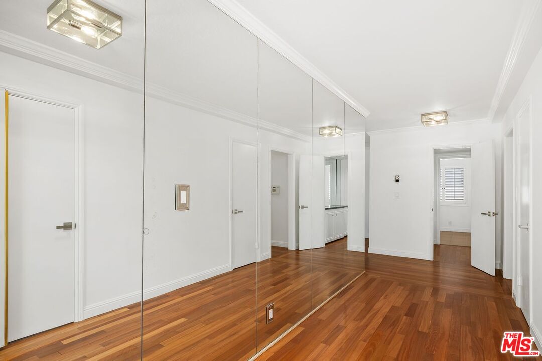 404 San Vicente Blvd Unit: 201