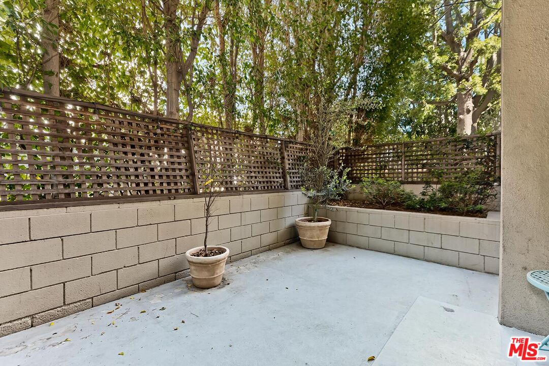 874 Hammond St Unit: 1