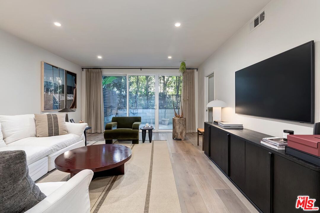 874 Hammond St Unit: 1