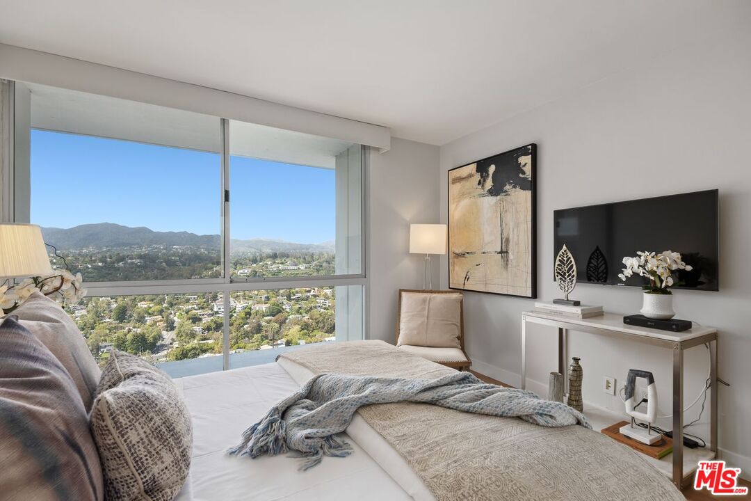 201 Ocean Ave Unit: 1804P