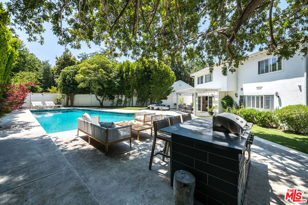 3544 Laurel Canyon Blvd