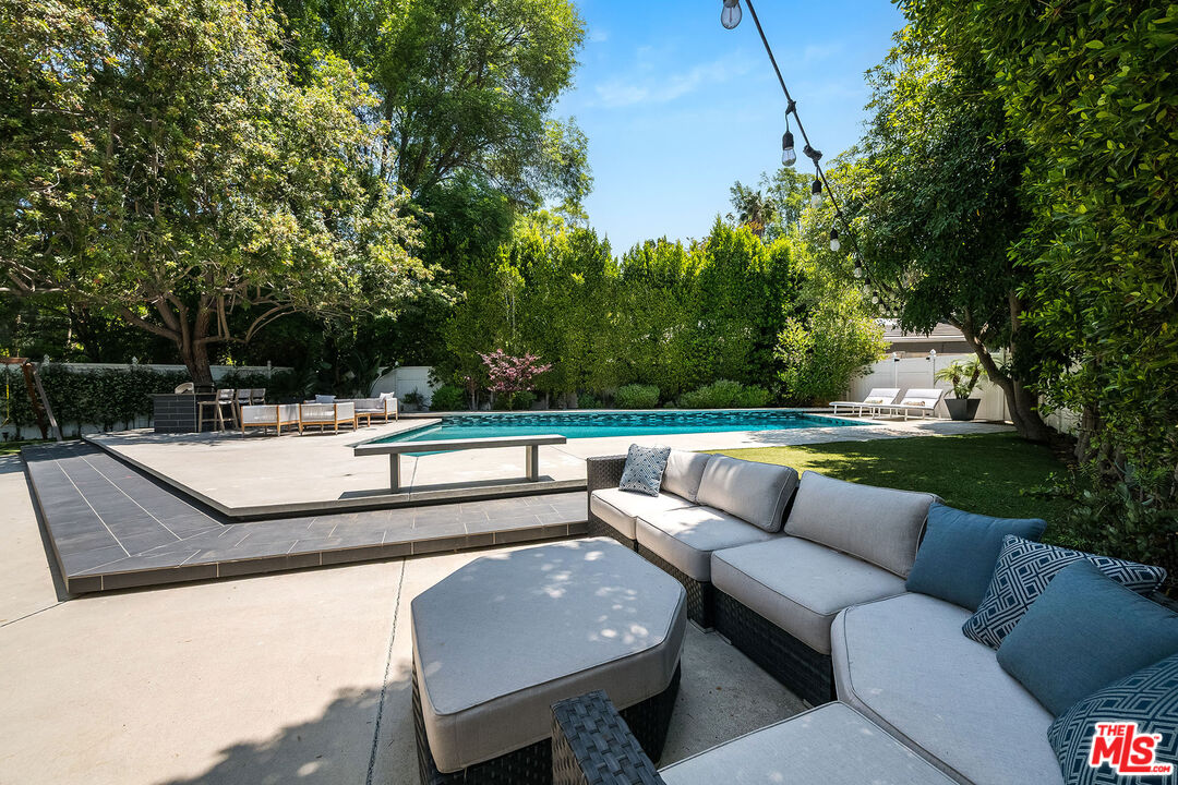 3544 Laurel Canyon Blvd