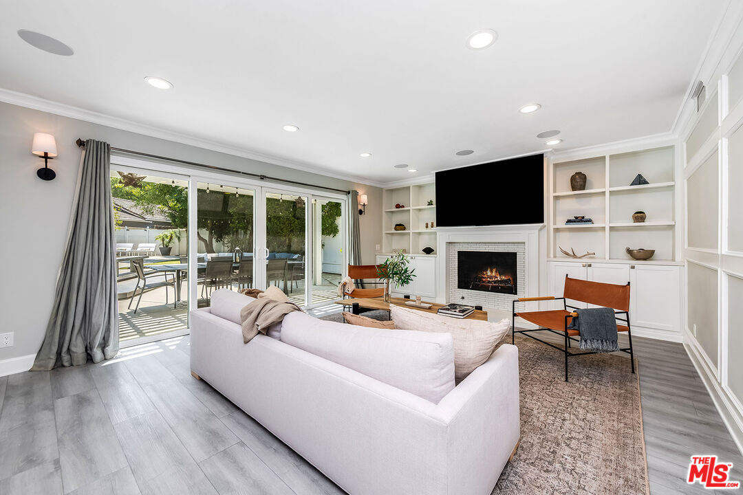 3544 Laurel Canyon Blvd