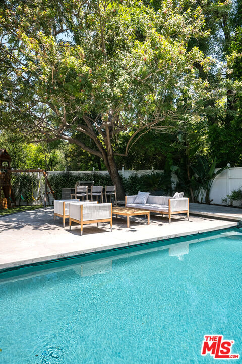 3544 Laurel Canyon Blvd