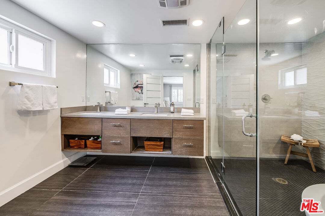3544 Laurel Canyon Blvd