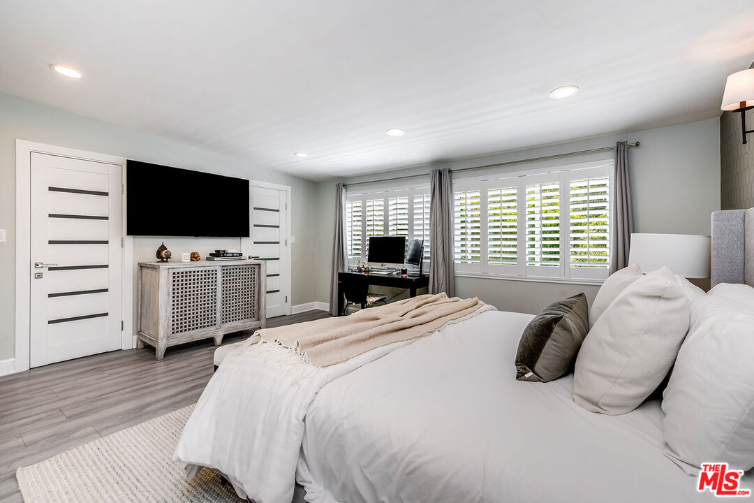 3544 Laurel Canyon Blvd