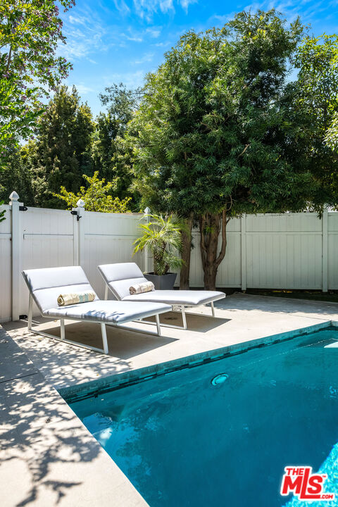 3544 Laurel Canyon Blvd
