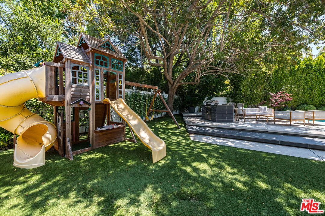3544 Laurel Canyon Blvd