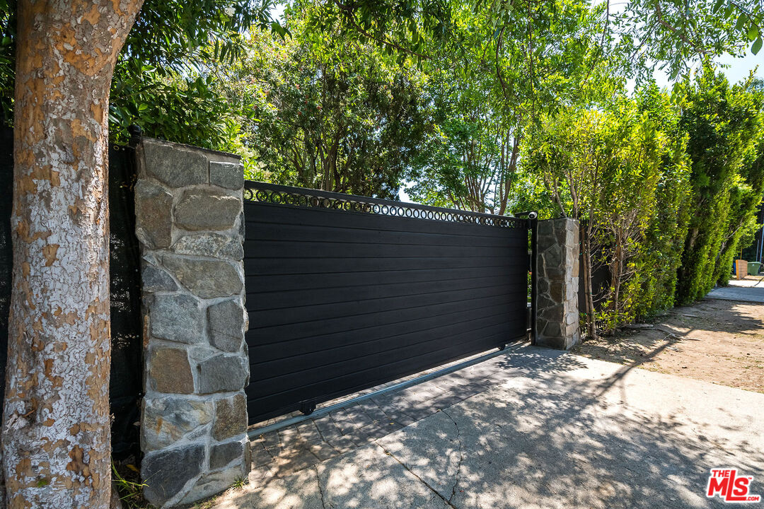 3544 Laurel Canyon Blvd