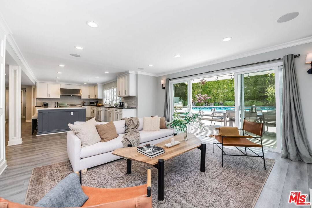 3544 Laurel Canyon Blvd