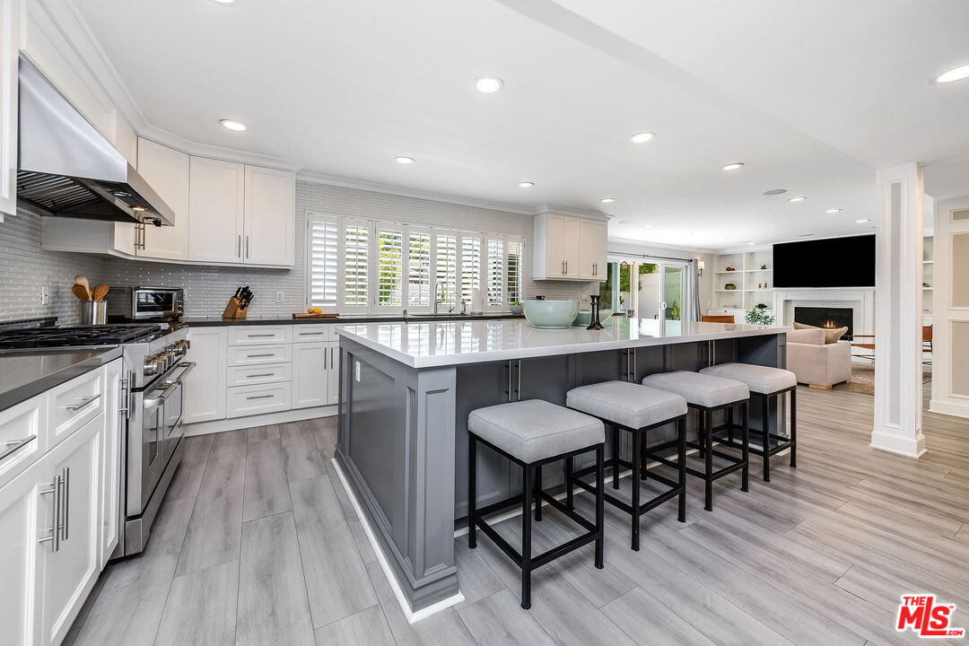 3544 Laurel Canyon Blvd