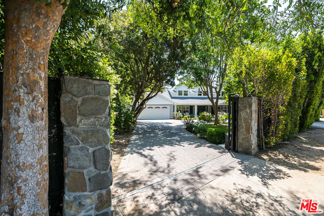 3544 Laurel Canyon Blvd