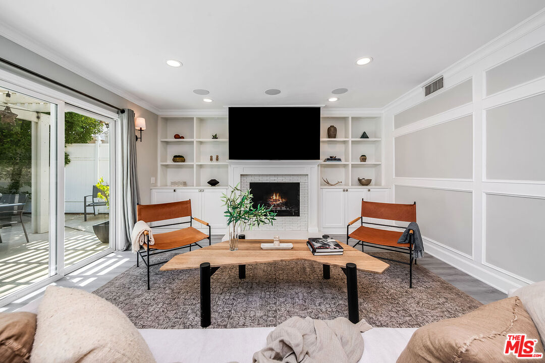 3544 Laurel Canyon Blvd