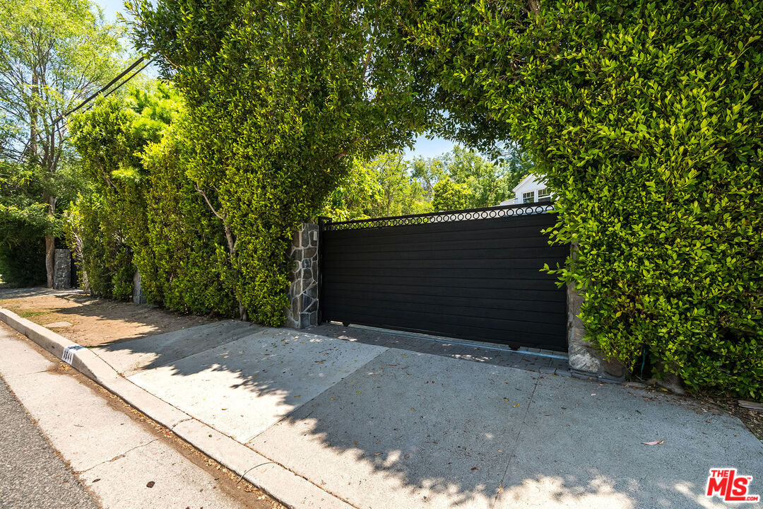 3544 Laurel Canyon Blvd