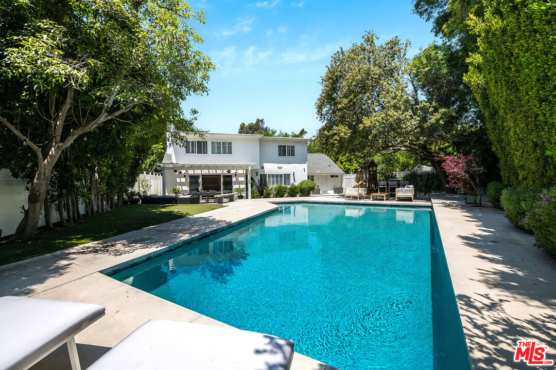 3544 Laurel Canyon Blvd