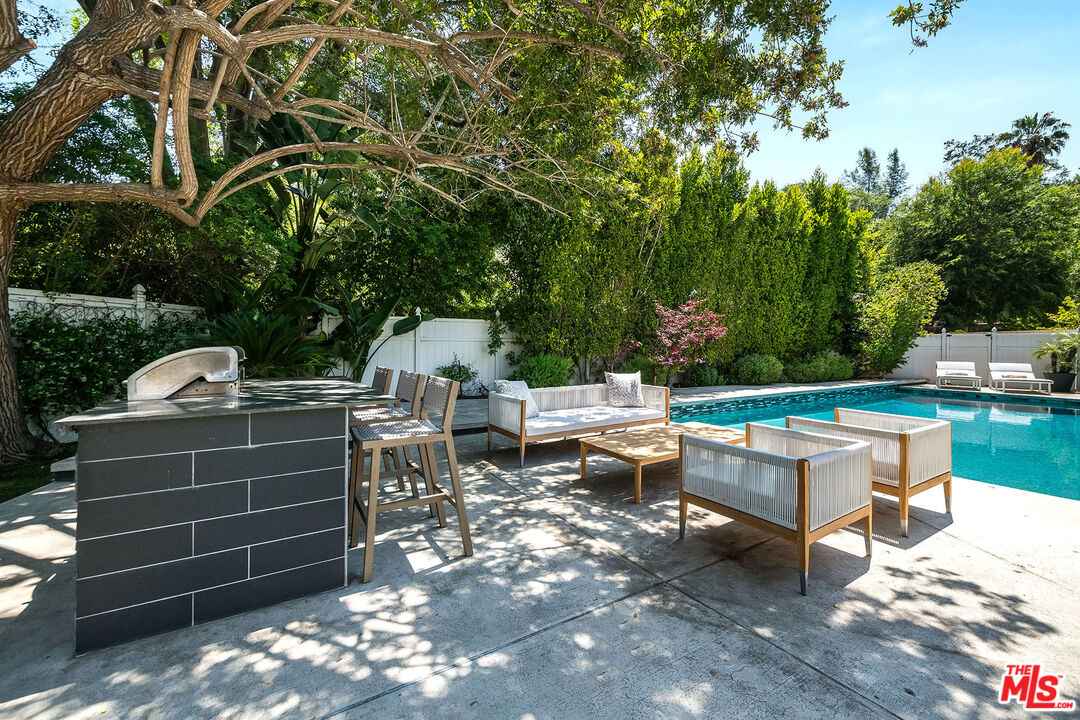 3544 Laurel Canyon Blvd