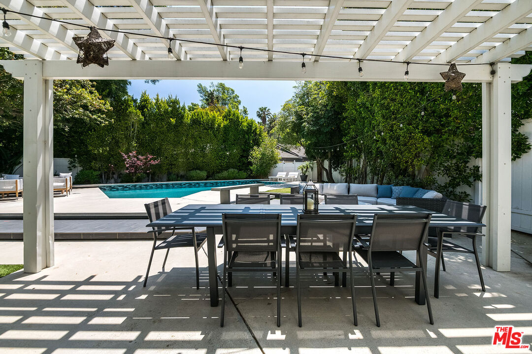 3544 Laurel Canyon Blvd