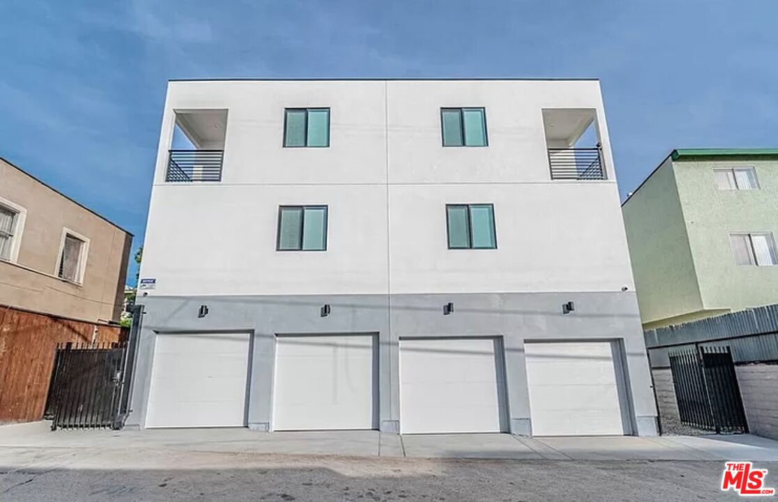 1947 N Vista Del Mar Ave