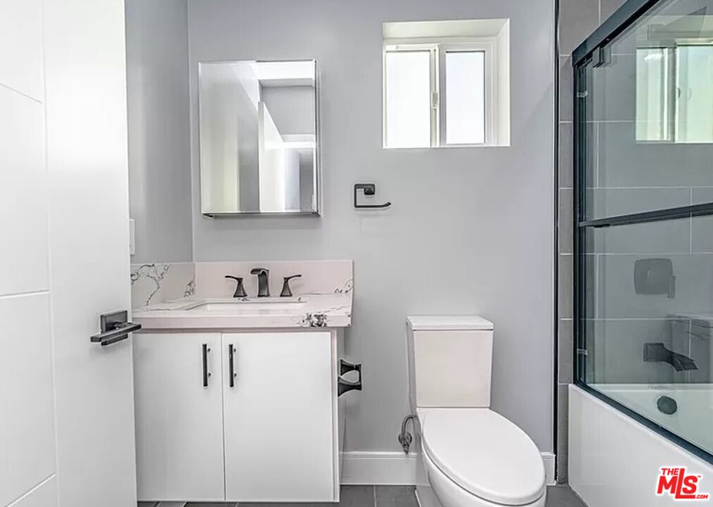 1947 N Vista Del Mar Ave