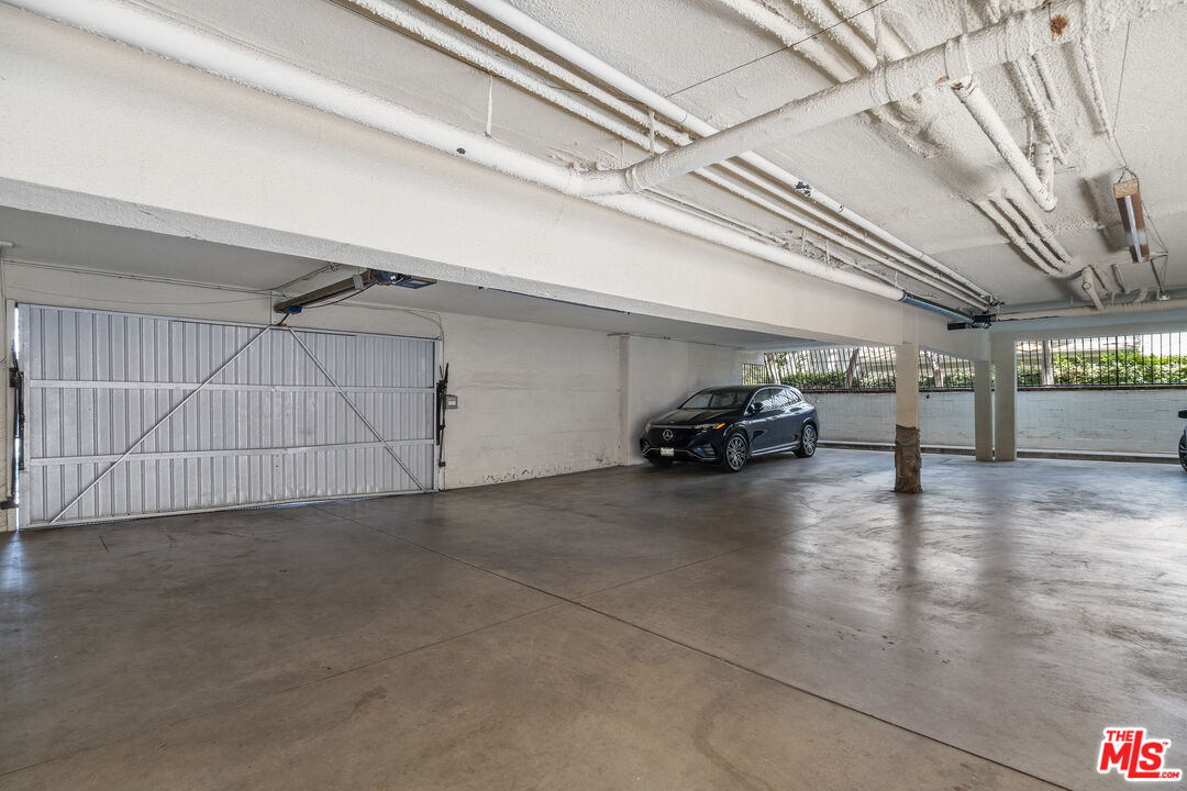 100 S Wetherly Dr Unit: 5