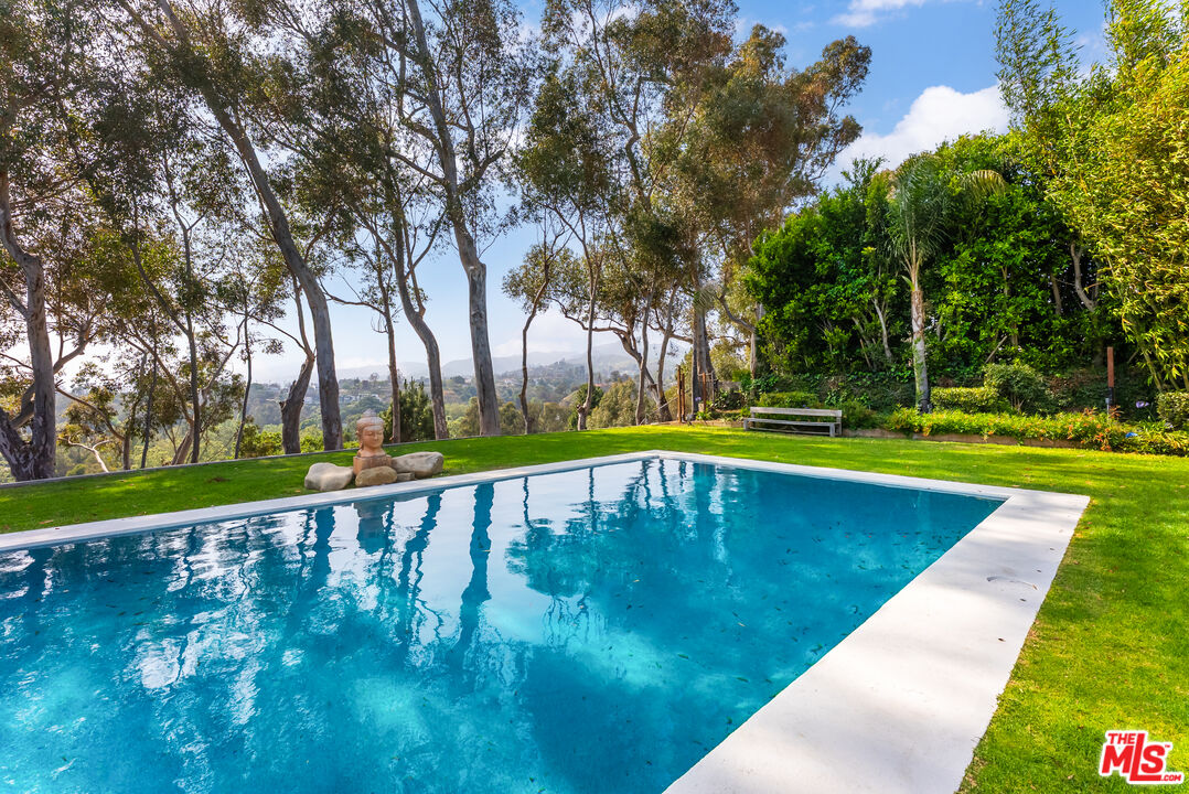 797 Amalfi Dr