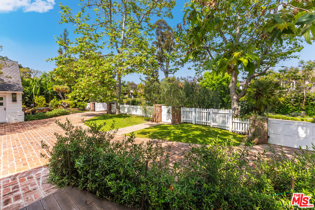 797 Amalfi Dr