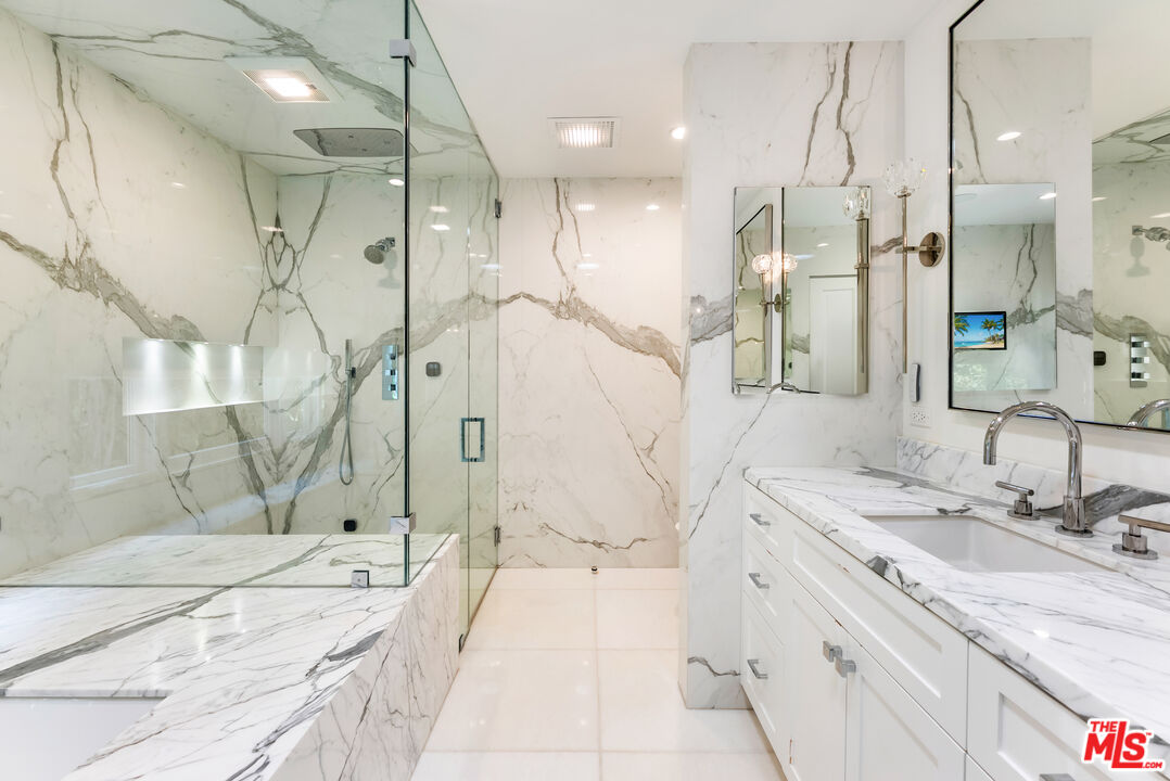797 Amalfi Dr