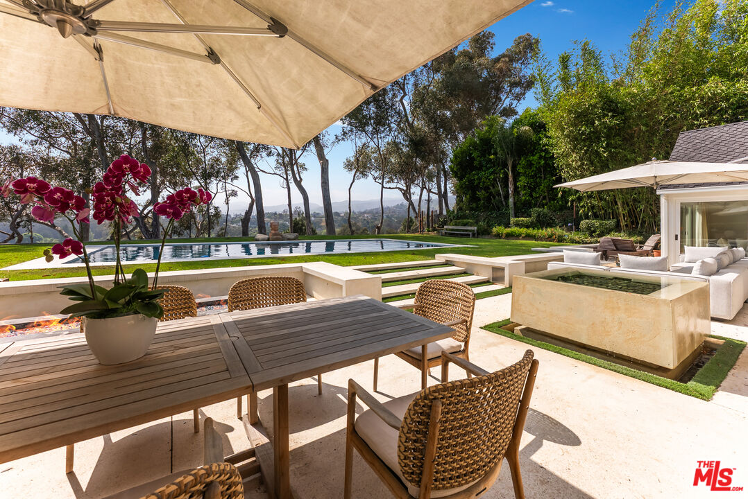 797 Amalfi Dr