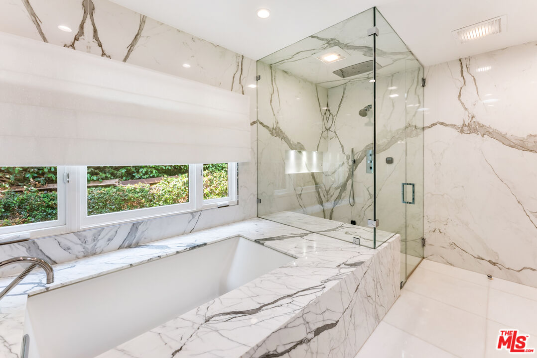 797 Amalfi Dr