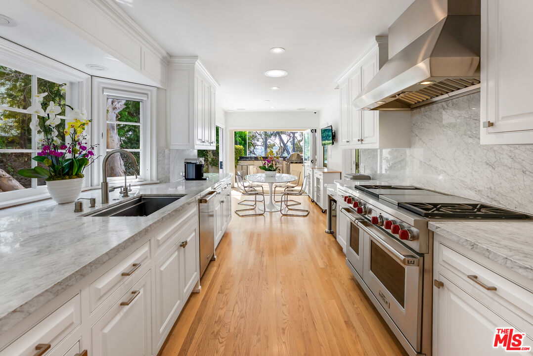 797 Amalfi Dr