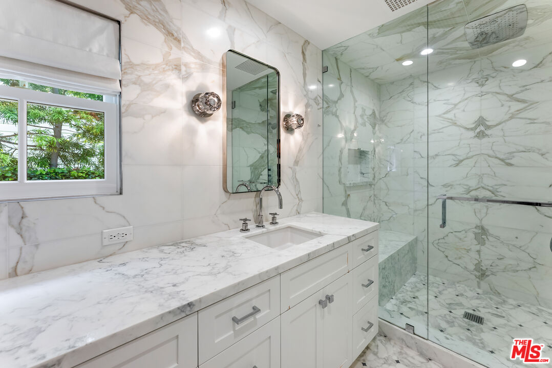 797 Amalfi Dr