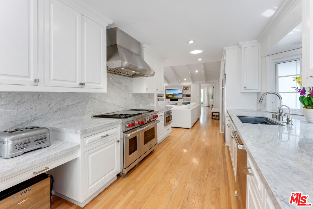 797 Amalfi Dr
