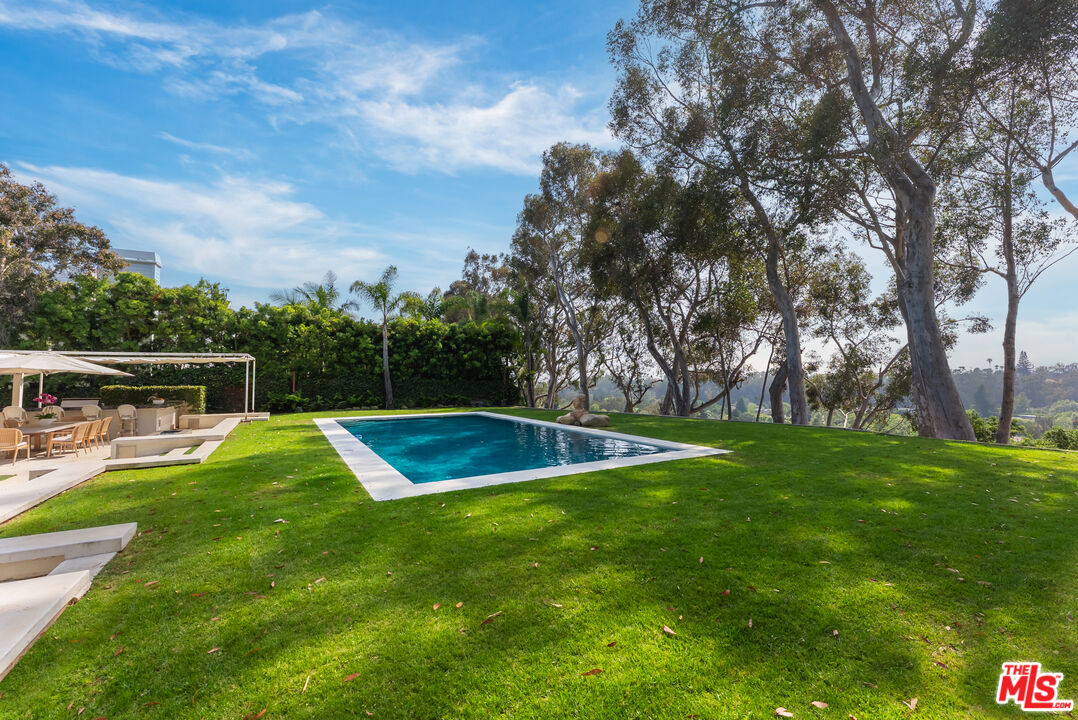 797 Amalfi Dr