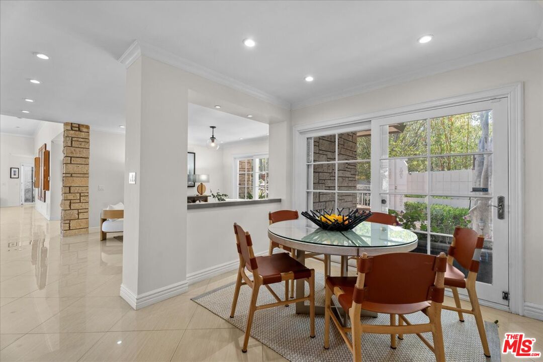 1743 Stone Canyon Rd