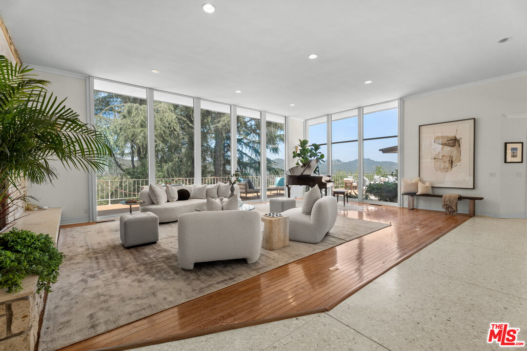 1743 Stone Canyon Rd