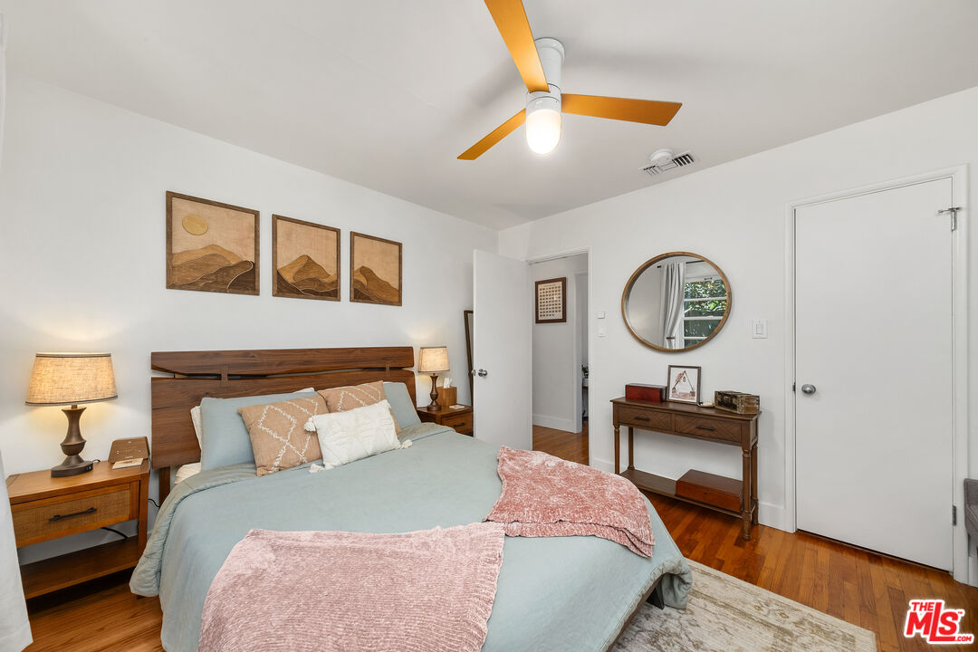 1216 Elm St