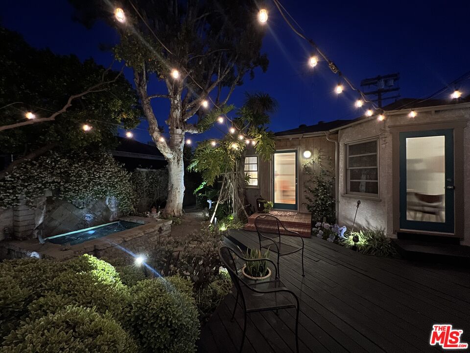 1216 Elm St