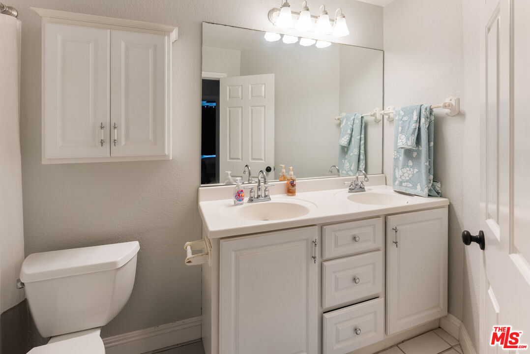 7724 Justin Ct