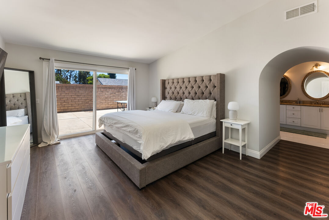 7724 Justin Ct