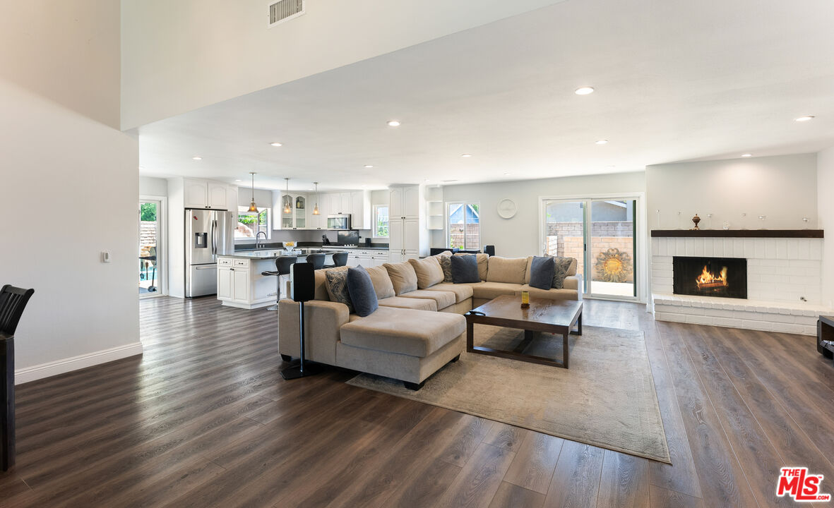7724 Justin Ct