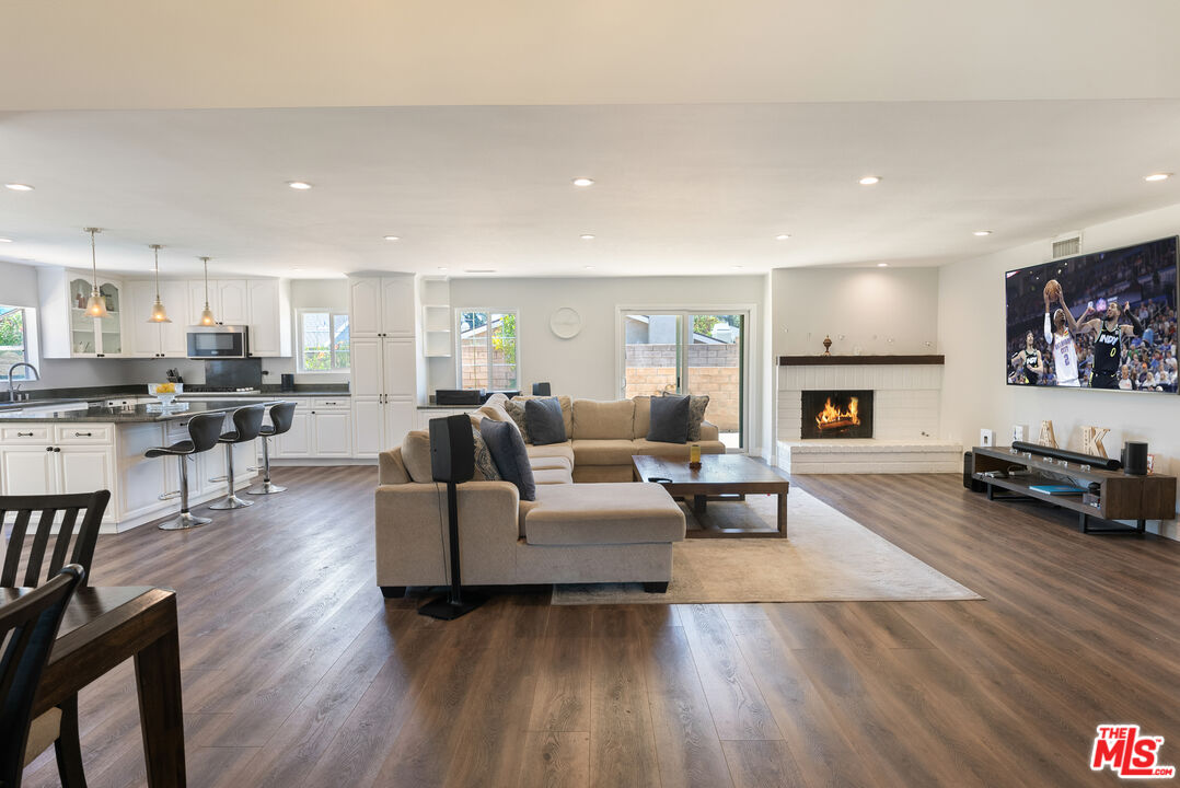 7724 Justin Ct