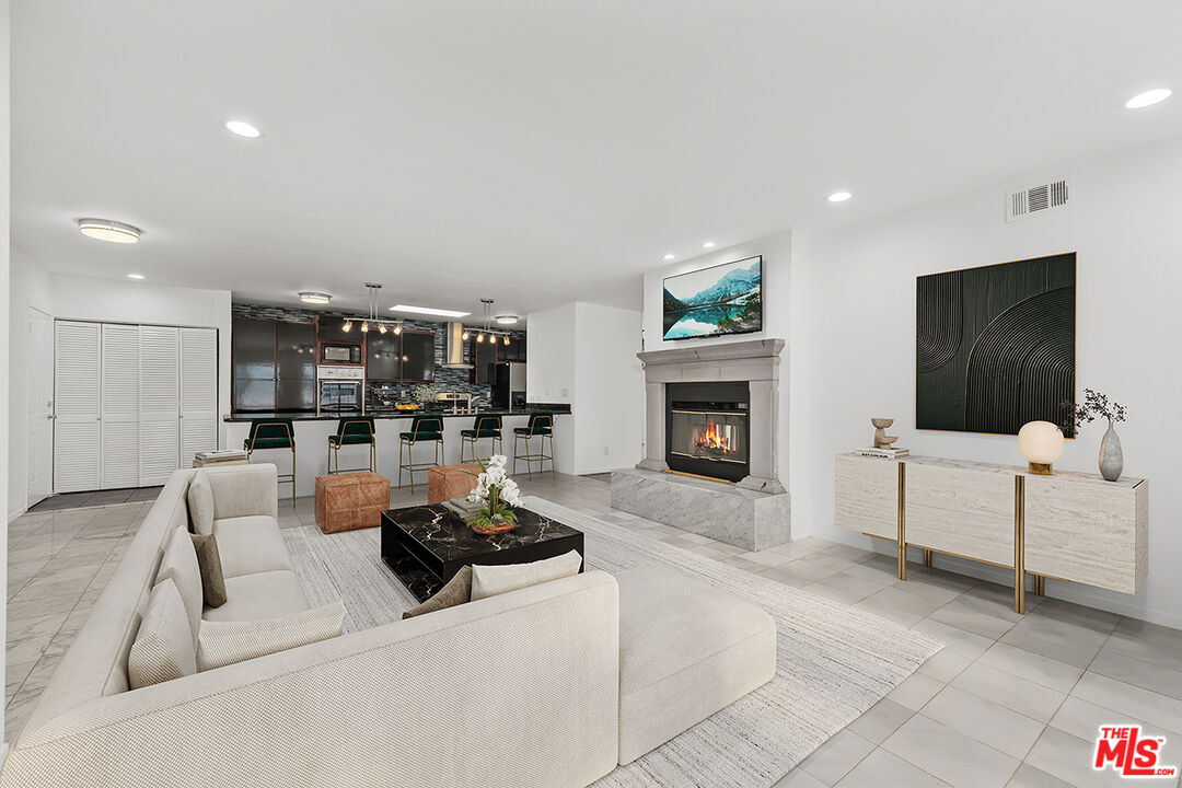 4442 Saint Clair Ave