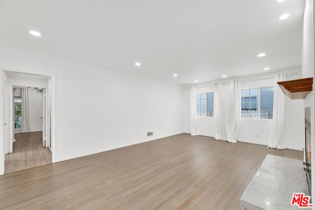 4442 Saint Clair Ave