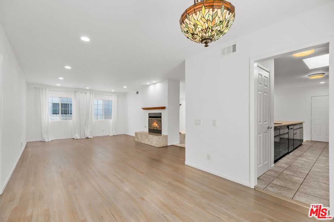 4442 Saint Clair Ave